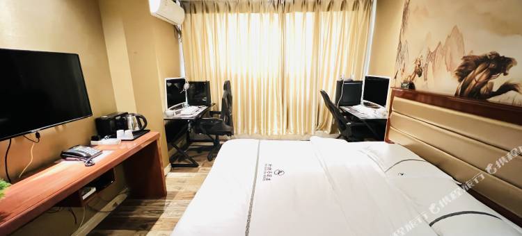 新斑马主题酒店(乌鲁木齐新天润国际社区地窝堡机场店)图片