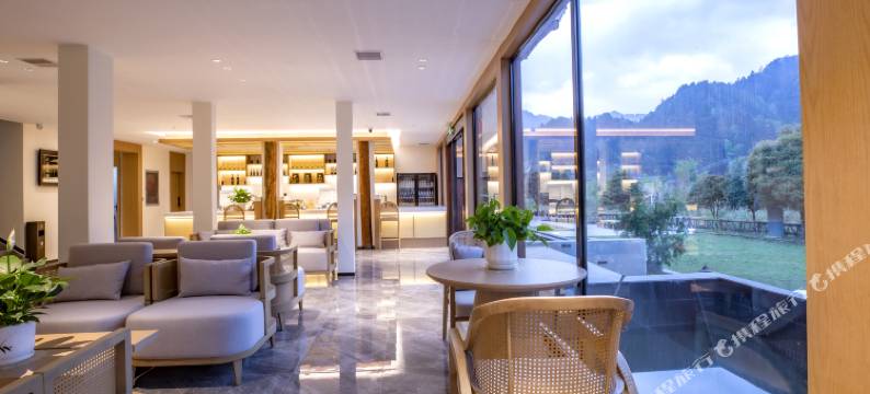 卜拉·丹江田居图片