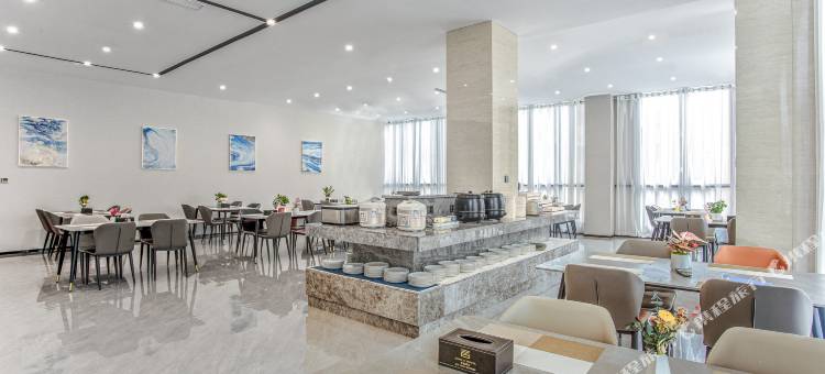 君逸酒店(紫云县亚鲁王休闲广场人民医院店)图片