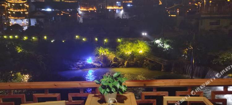 闻溪揽月精品民宿(芙蓉镇大瀑布店)图片