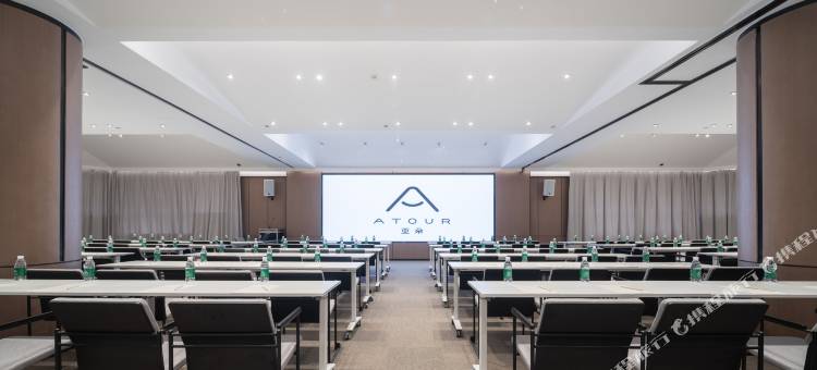 郑州正弘城花园路亚朵酒店图片