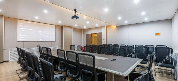 昭苏凤凰国际酒店(人民政府店)图片