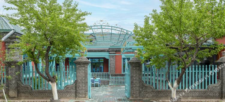 Hi伊犁·蓝巷民宿(六星街景区店)图片