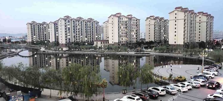 平罗惠融假日酒店(汇融新天地店)图片