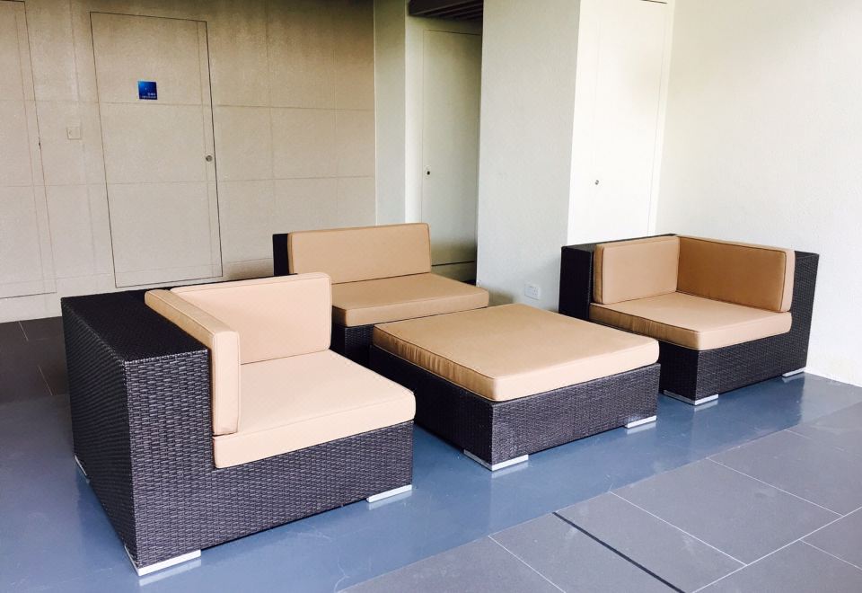 Holiday Inn Express Hong Kong SohoHotel Overview
