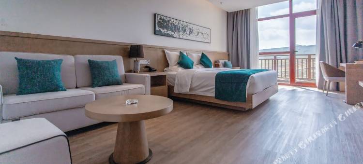 乌兰察布日光草原大河湾度假酒店图片