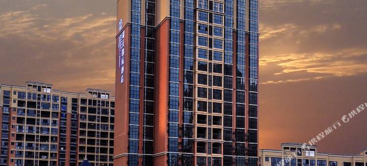 湖天国际酒店(怀化高铁南站体育中心店)图片