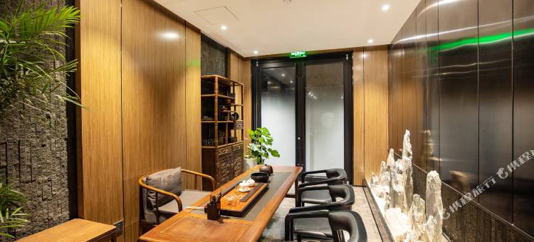 柏维酒店(郑州曼哈顿燕庄地铁站店)图片