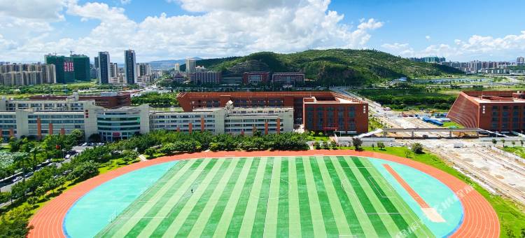 派酒店(珠海城职院金湾华发商都店)图片