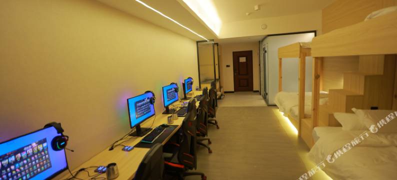 熊猫宸宸电竞酒店(昆明瑞鼎城店)图片