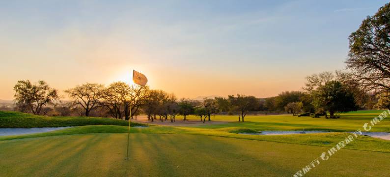 四季高尔夫休闲水疗中心(Seasons Golf, Leisure, Spa)图片