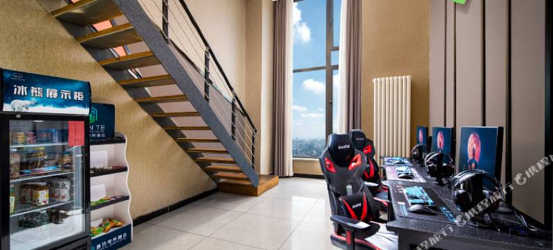 漫特电竞酒店(西安高新万达木塔寺地铁站店)图片