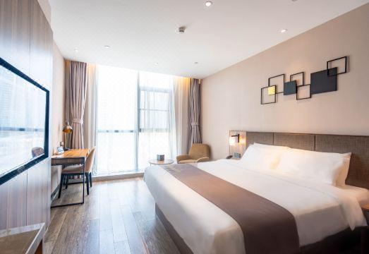 Homeinn Plus Hotel (Pei County Zhongjin Plaza) Hotel Overview