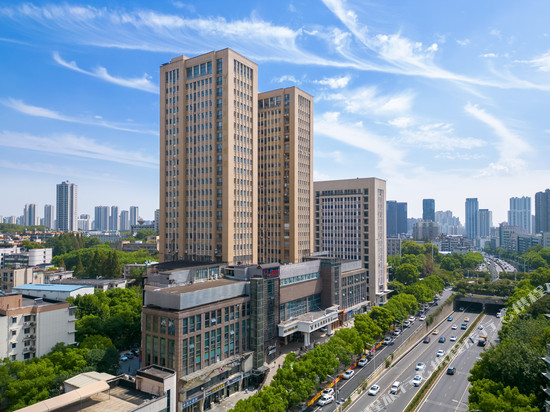 维也纳国际酒店(武汉理工大学街道口地铁站店)