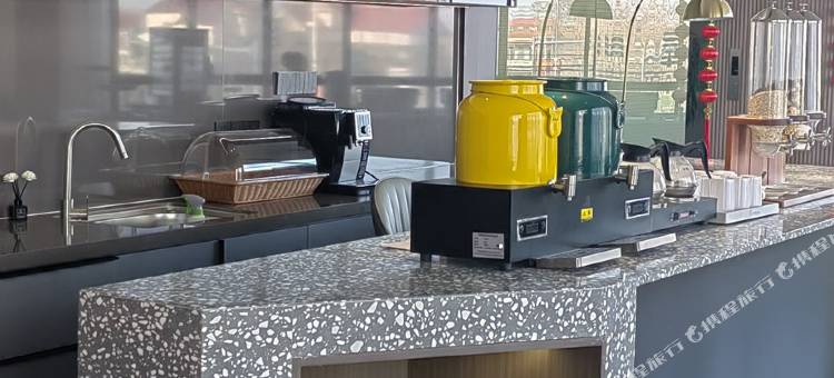 长季臻品酒店(南通如皋九华店)图片