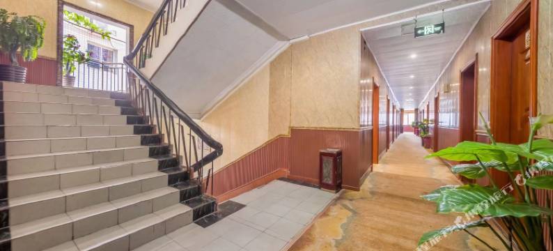 重庆九龙商务酒店(扬家坪轻轨站动物园店)图片