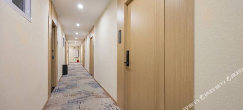 栖岸智能酒店(武汉循礼门地铁站江汉路步行街店)图片