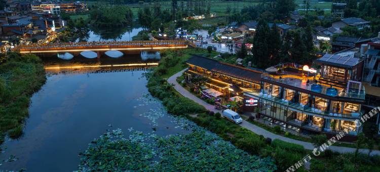 云顶·悬空Coffee全景酒店(普者黑村普新桥店)图片