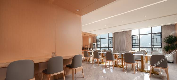 亚丁酒店(关岭店)图片