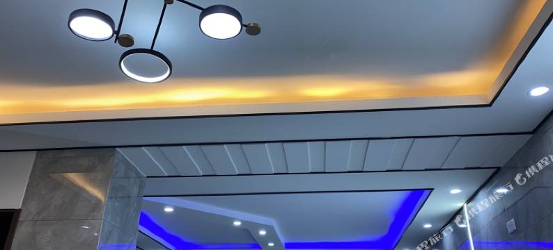 顺华商务酒店(宜昌万达店)图片