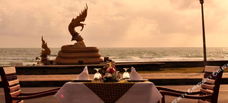 班卡伦布里度假酒店(Baan Karonburi Resort)图片