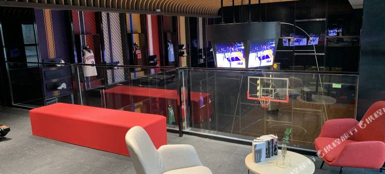 绍兴镜湖亚朵篮球酒店图片