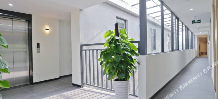方格致服务式公寓(广州西华路彩虹桥地铁站店)图片