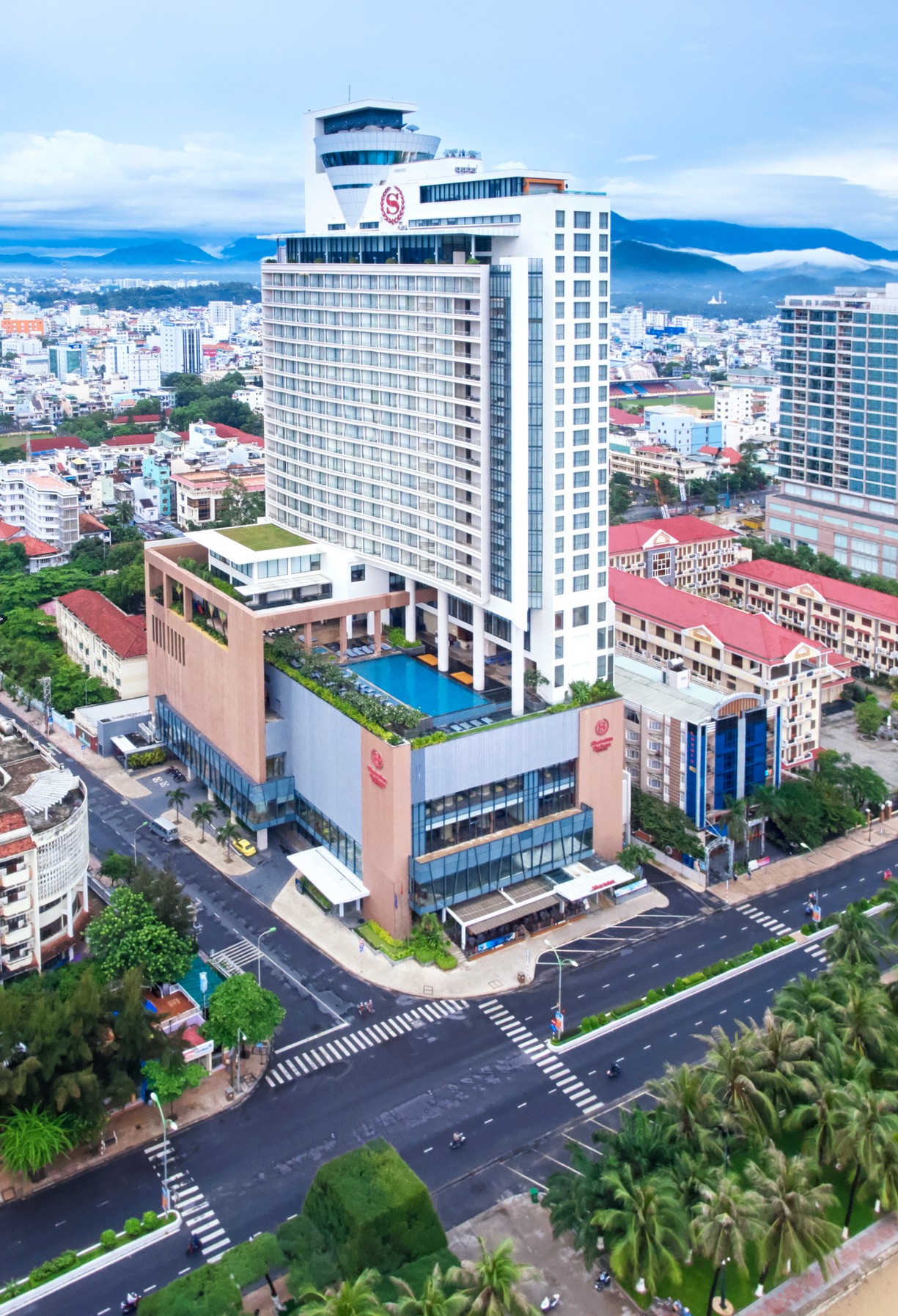 Sheraton Nha Trang Hotel & Spa Over view