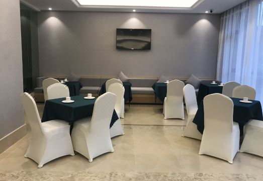 Vienna International Hotel(Kunming Changshui International Airport Airport) Hotel Overview