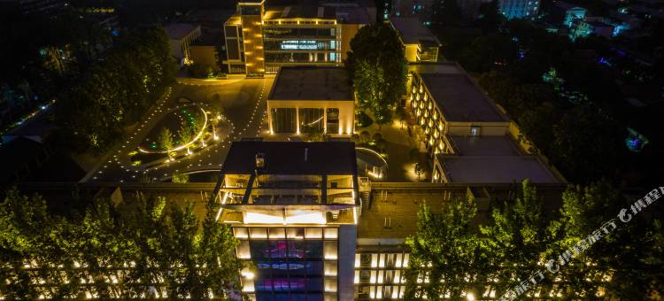 西安大雁塔大唐不夜城桔子水晶酒店图片