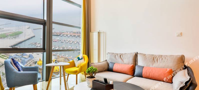 东港国际公馆海景loft酒店(大连威尼斯水城店)图片