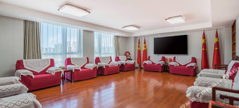 瑞达春天精品酒店(天津卫国道靖江路地铁站店)图片