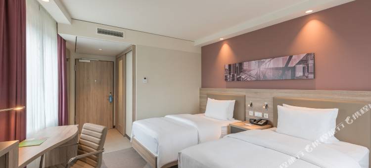 法兰克福市中心东希尔顿欢朋酒店(Hampton by Hilton Frankfurt City Centre East)图片