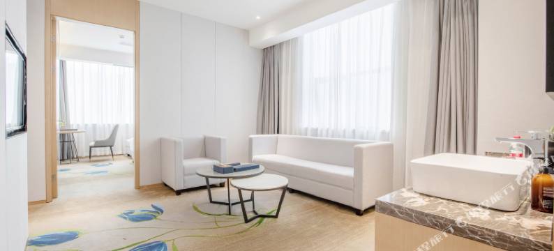 深圳科技园禾尖S酒店(深大地铁站店)图片