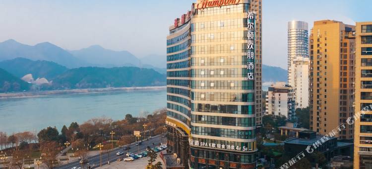 杭州桐庐富春江希尔顿欢朋酒店图片