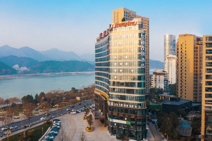 杭州桐廬富春江希爾頓歡朋酒店