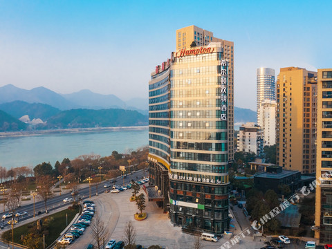 杭州桐庐富春江希尔顿欢朋酒店