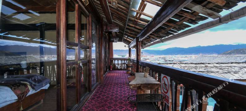 香格里拉望山小院客栈(独克宗古城店)图片