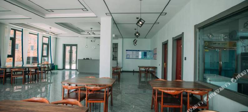 那拉提蜀留湘客栈图片