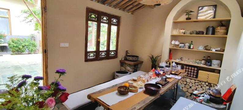 大理古城柿子树小院图片