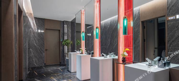 福兰居酒店(兴山高铁站店)图片