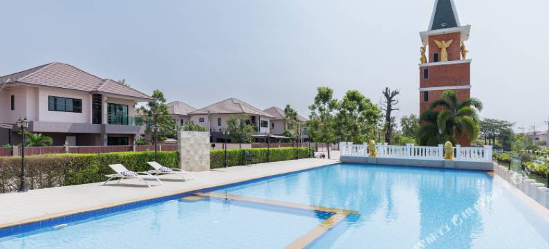 芭提雅 The Lake【联排泳池别墅⭐️近中天夜市/        社区泳池】(Pattaya town house three bedroom pool villa 【8 minutes drive to floating market + swimming pool】)图片