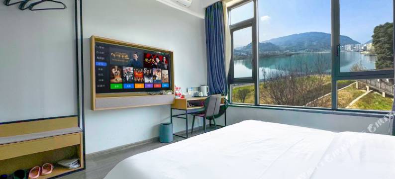 湖畔云上酒店(天全中医院店)图片