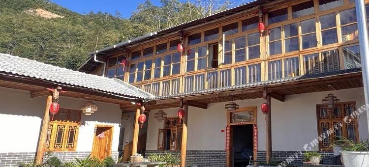 茨竹坝观云海半山云居民宿图片