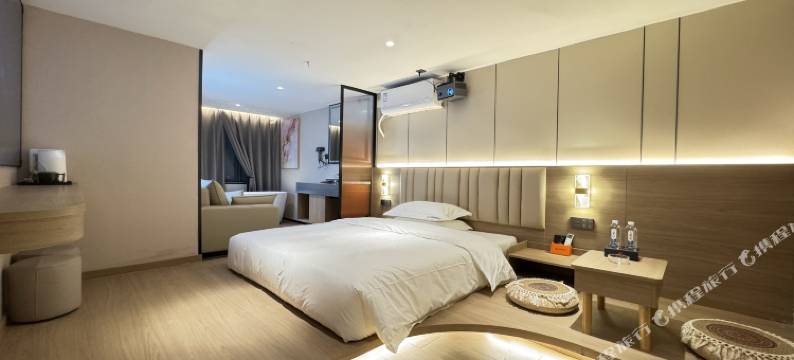 云锦智能影院酒店(南宁火车站地铁口店)图片