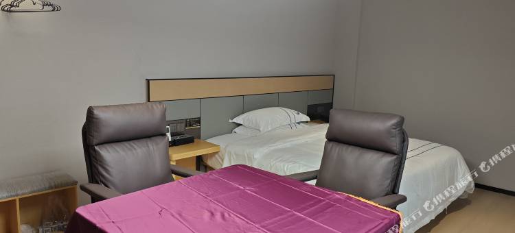 铂雅美宿(广宁古水镇店)图片
