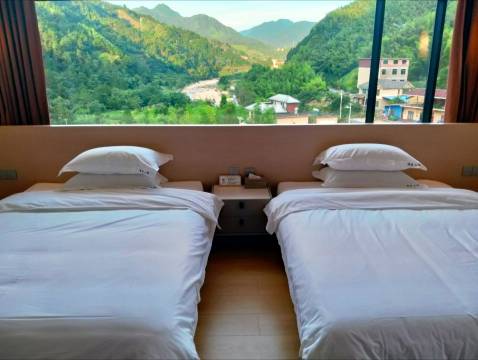 宜章•进入一座山•寻览一间房图片