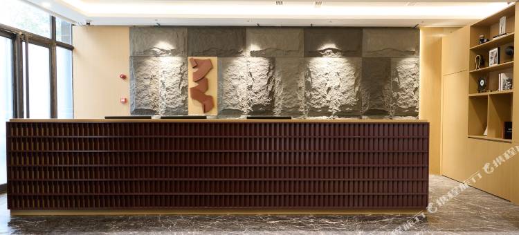 入阁三秋玫瑰园酒店(万达广场店)图片