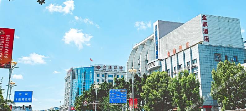 万丽主题酒店(广安摩尔春天百货店)图片