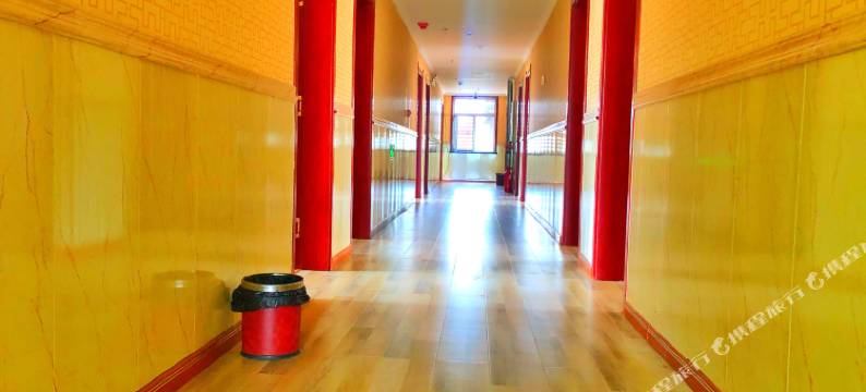 七彩丹霞聚贤宾馆图片